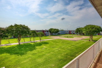 Tammie Jay Apartments in La Porte, TX - Building Photo - Building Photo