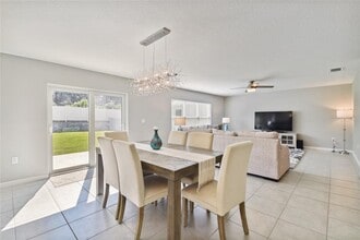 3810 Reflection Dock Dr in Seffner, FL - Building Photo - Building Photo