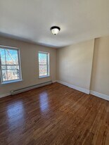 126 S William St in Newburgh, NY - Building Photo