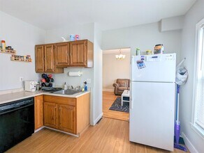 383 Highland Ave, Unit 2 in Somerville, MA - Foto de edificio - Building Photo