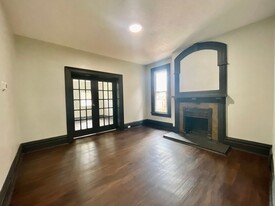 917 South Ave in Pittsburgh, PA - Building Photo