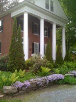 36 Happy Valley Rd in Woodstock, VT - Building Photo