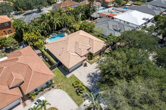 7821 NW 160th Terrace in Hialeah, FL - Building Photo - Building Photo