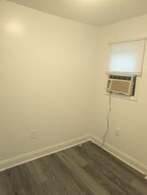 924 S 4th St in Camden, NJ - Building Photo - Building Photo