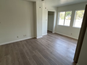 6670 1/2 E Olympic Blvd in East Los Angeles, CA - Building Photo - Building Photo