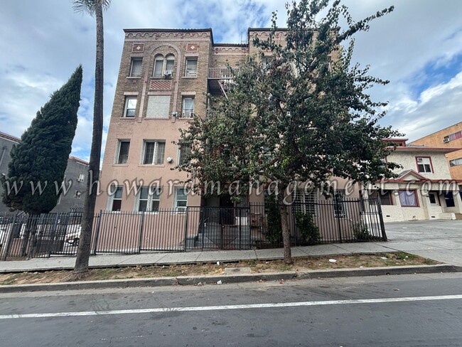 property at 457 S Bonnie Brae St