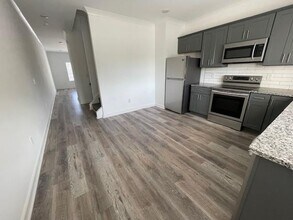 2015 Ocean Dr NW in Atlanta, GA - Building Photo - Building Photo