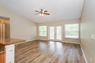 927 Westline Ave in Deltona, FL - Foto de edificio - Building Photo