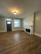 933 E Whittier St in Columbus, OH - Building Photo - Building Photo
