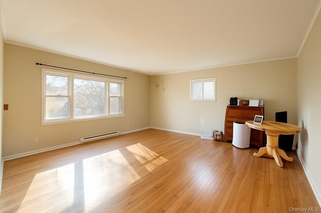 97 Deblock Rd in New Hampton, NY - Building Photo - Building Photo