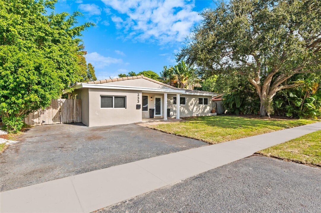 333 NE 24th St in Wilton Manors, FL - Building Photo