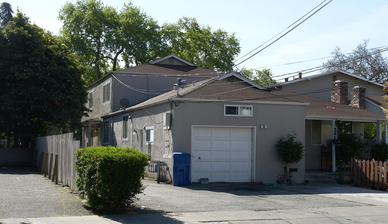 341 Poplar Ave in Redwood City, CA - Foto de edificio