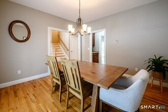 42 Hunters Ln in Southington, CT - Building Photo - Building Photo