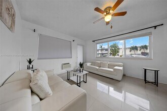7430 Byron Ave in Miami Beach, FL - Building Photo - Building Photo