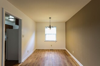 2821 Ravenswood Dr in Evansville, IN - Foto de edificio - Building Photo