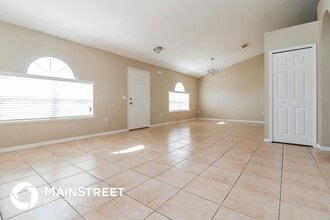 527 NE 6th Pl in Cape Coral, FL - Building Photo - Building Photo