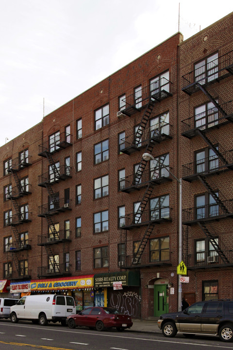 590 Southern Blvd in Bronx, NY - Building Photo