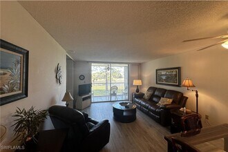 400 Forest Lakes Blvd in Naples, FL - Foto de edificio - Building Photo