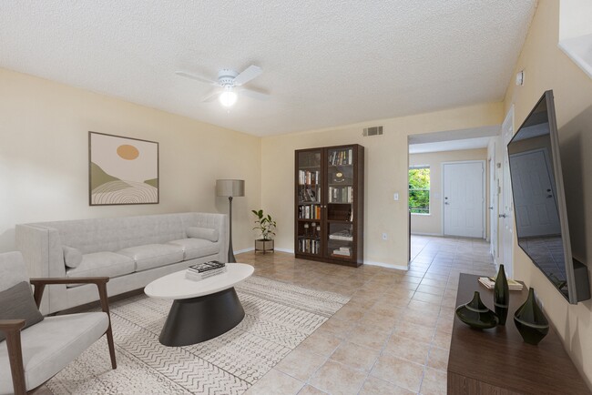 Santa Fe Oaks in Gainesville, FL - Building Photo - Building Photo