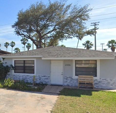 2336 Hope St in Hollywood, FL - Building Photo