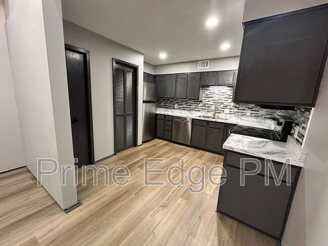 property at 1741 Ridgehaven Ct