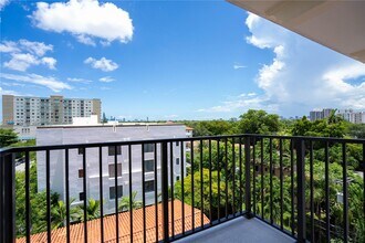 1091 Galiano St-Unit -506 in Coral Gables, FL - Building Photo - Building Photo