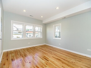 1914 W 21st Plz, Unit 1 in Chicago, IL - Building Photo - Building Photo