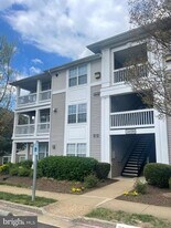 14158 Cuddy Loop in Woodbridge, VA - Building Photo