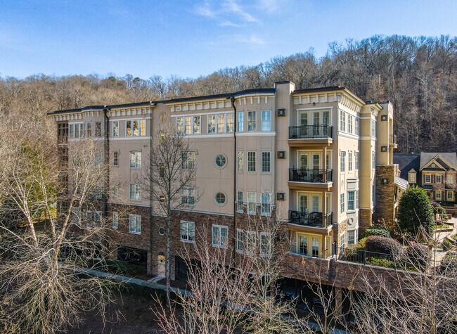 200 Riversedge Dr in Sandy Springs, GA - Building Photo - Building Photo