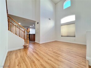 8815 Lost Forest St in Las Vegas, NV - Building Photo - Building Photo