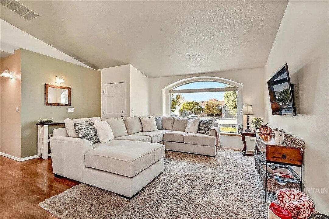 5668 S Kalmia Pl in Boise, ID - Building Photo