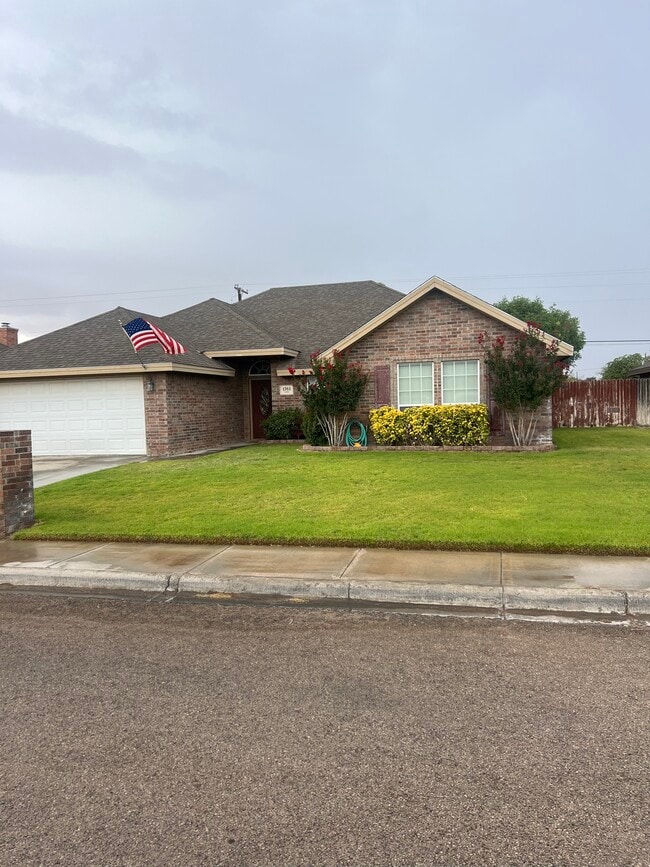 property at 1703 S Leon Ave