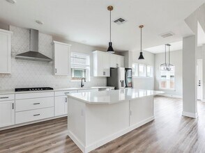 8905 Centurion Path in Austin, TX - Building Photo - Building Photo