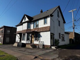 113-115 N 22nd Ave W in Duluth, MN - Building Photo