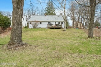 303 New Salem South Rd in Voorheesville, NY - Building Photo - Building Photo