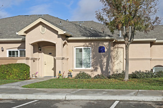 Horizons West in Fresno, CA - Foto de edificio - Building Photo