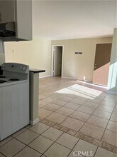 3032 E 5th St in Long Beach, CA - Building Photo - Building Photo