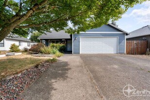 16004 NE 47th St in Vancouver, WA - Building Photo