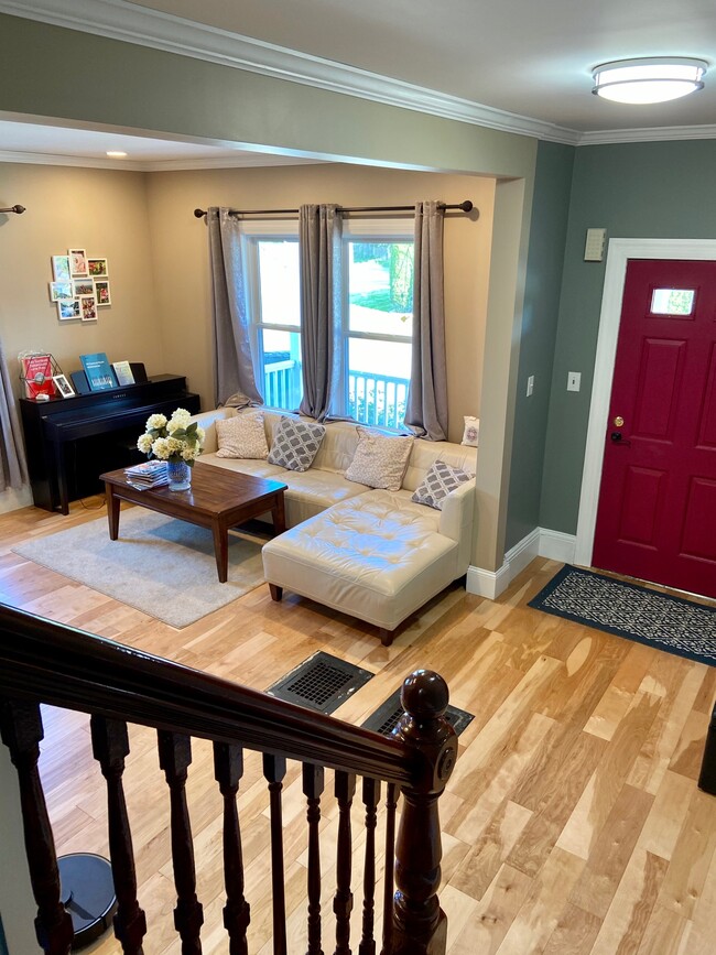 property at 5 Sheridan Cir