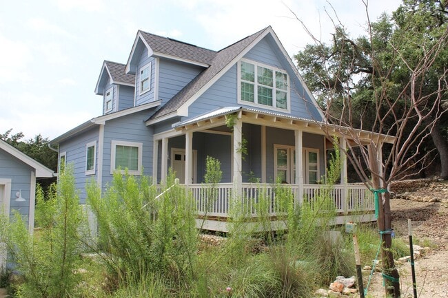 252 Stallion Springs Dr in Fischer, TX - Foto de edificio - Building Photo