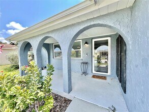 9011 Ledgestone Ln in Port Richey, FL - Building Photo - Building Photo