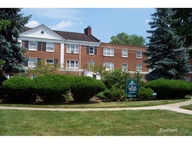 Aristocrat Apartments in Shaker Heights, OH - Building Photo - Building Photo