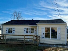 100 Engelke St in Patchogue, NY - Building Photo