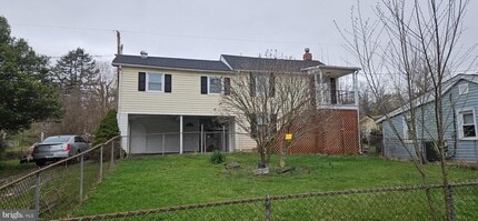 1057 Foreman Ln in Winchester, VA - Building Photo - Building Photo