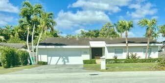 12715 SW 102nd Ter in Miami, FL - Building Photo
