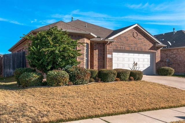 6321 Kristen Dr in Fort Worth, TX - Foto de edificio - Building Photo
