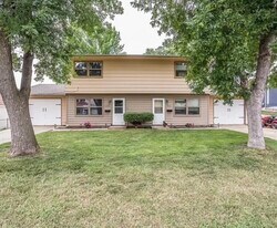 1320 E Pearl St in Sioux Falls, SD - Building Photo