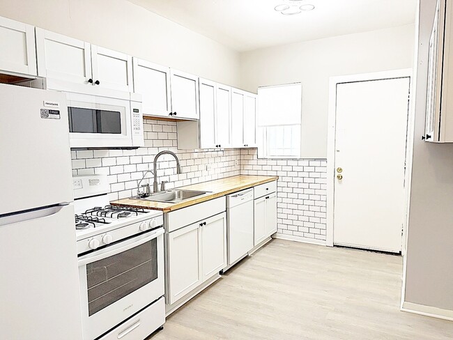 902 W Margate Terrace in Chicago, IL - Building Photo - Building Photo