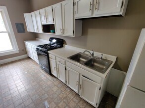 3-113 N Tompkins St in Shelbyville, IN - Building Photo - Building Photo