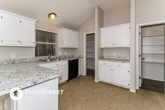 8113 Greer Way in Oklahoma City, OK - Building Photo - Building Photo